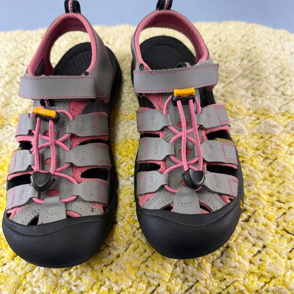 Keen Newport H2 Waterproof Sport Sandals Grey Pink Womens 5 9209-NTGR like new
